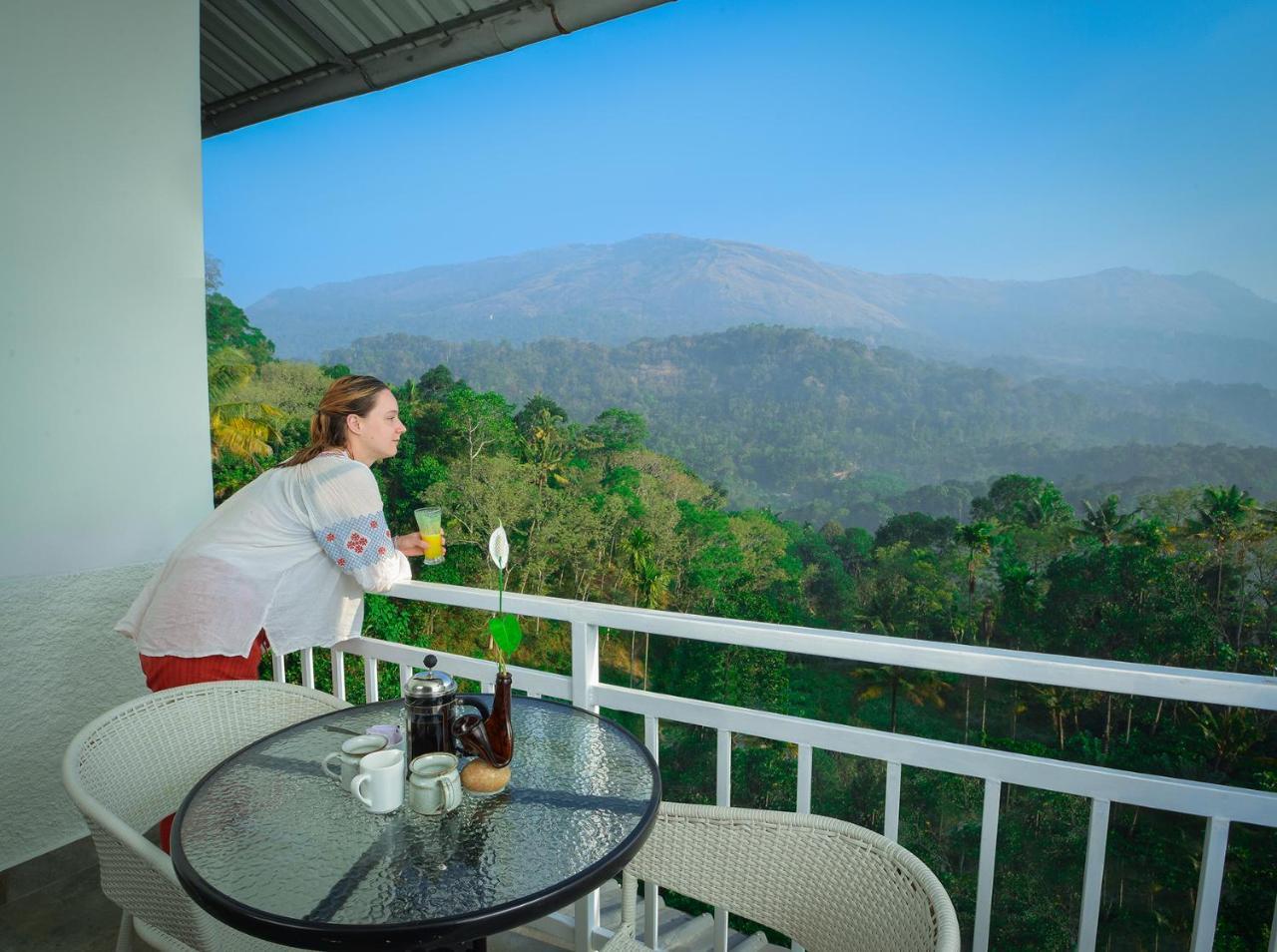 Mistletoe Homestay & Cafe Munnar Exterior foto